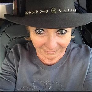 Meet your Posher, Brenda